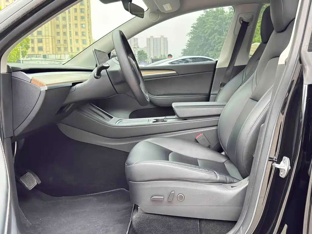 Model Y 2022 long-range all-wheel drive version купить на сайте DeffCars