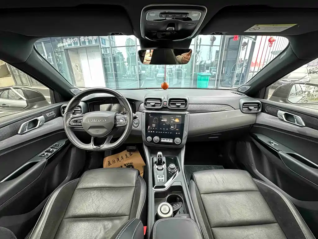 Lynk & Co 02 Hatchback 2022 2.0TD Pro купить на сайте DeffCars