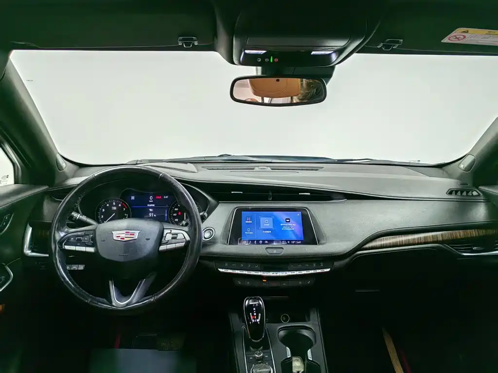 Cadillac XT4 2021 28T four-wheel drive platinum version купить на сайте DeffCars