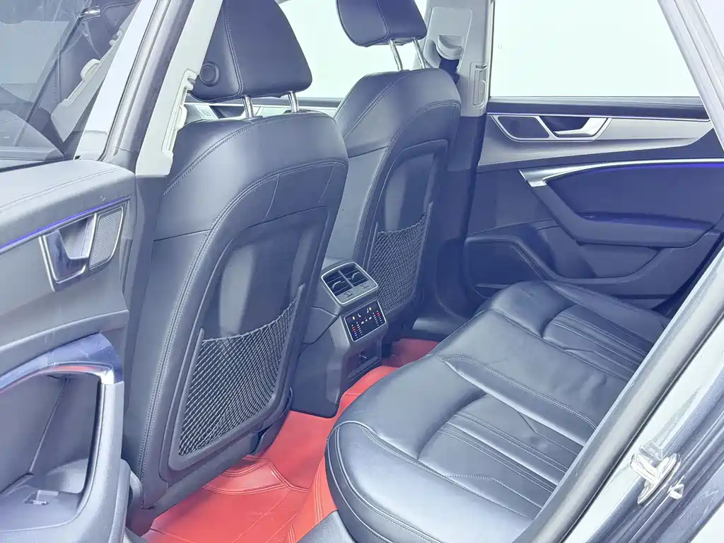 Audi A7 2023 45 TFSI Premium Selection купить на сайте DeffCars