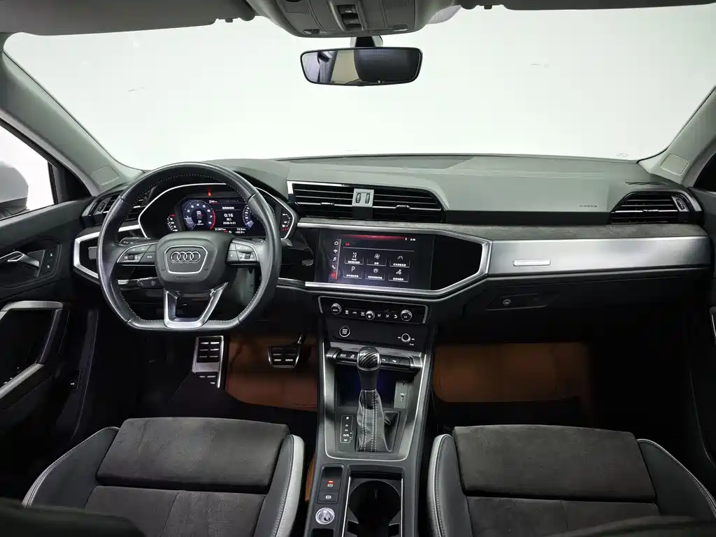 Audi Q3 2021 40 TFSI Fashionable and Dynamic купить на сайте DeffCars