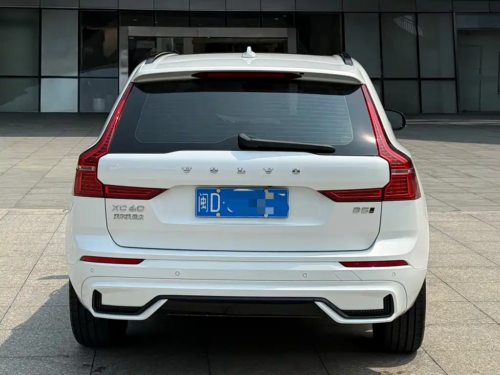Volvo XC60 2022 B5 four-wheel drive Zhiyuan Sport Edition купить на сайте DeffCars