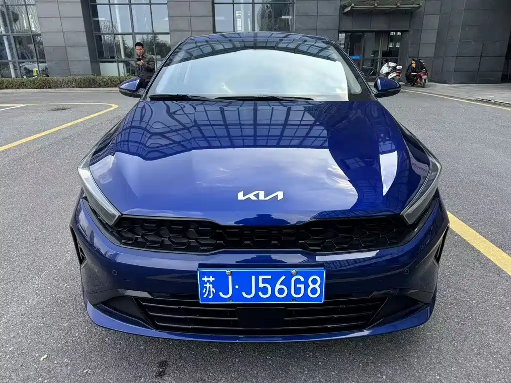 Kia K3 2023 1.5L CVT Premium Edition купить на сайте DeffCars