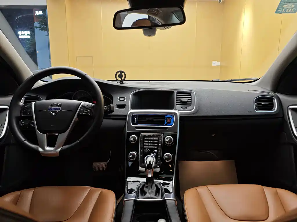 Volvo S60 2018 S60L T3 Smart Edition купить на сайте DeffCars