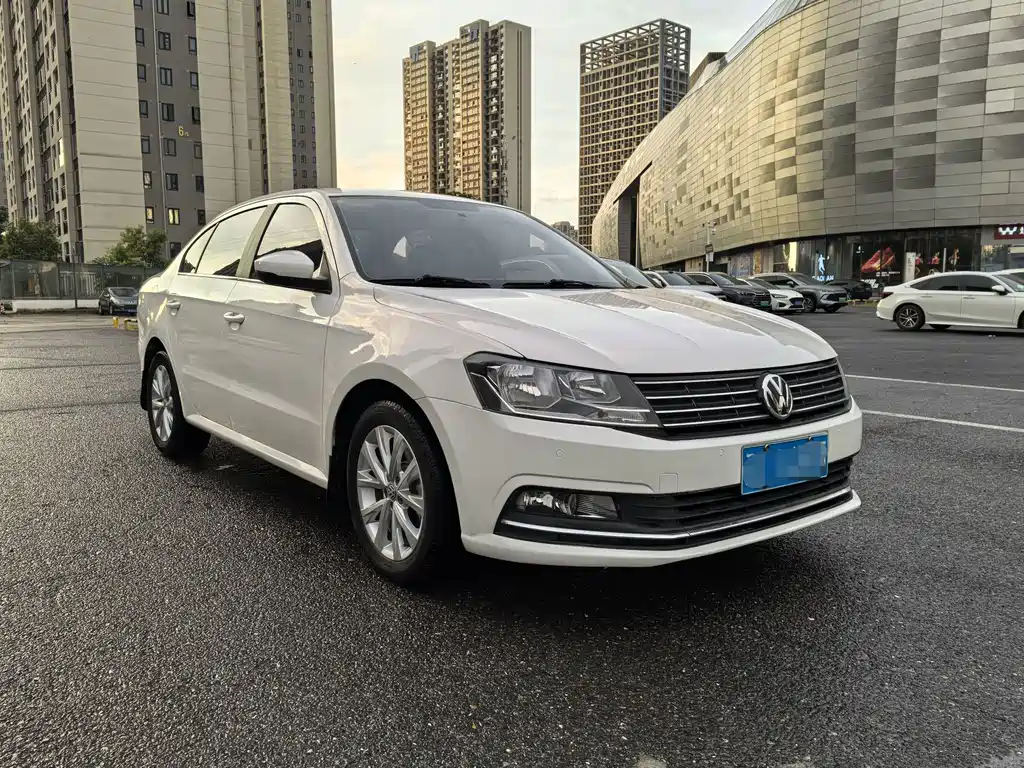Lavida 2017 1.6L automatic comfort version купить на сайте DeffCars