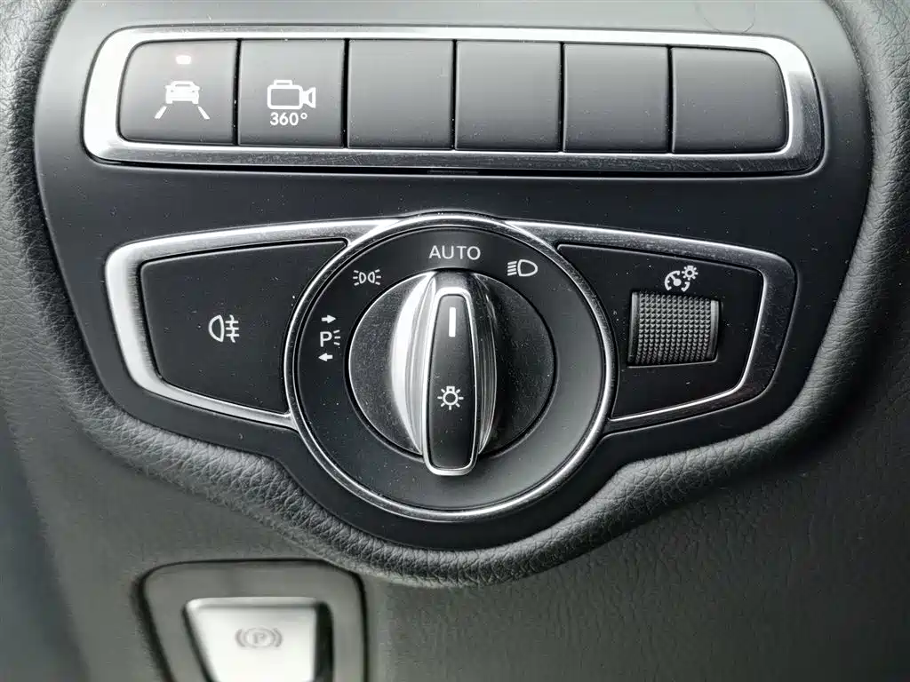 Mercedes-Benz V-Class 2022 V 260 L Long Wheelbase Luxury Edition купить на сайте DeffCars
