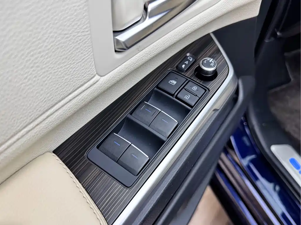 SIENNA 2021 2.5L Hybrid Extreme Edition купить на сайте DeffCars