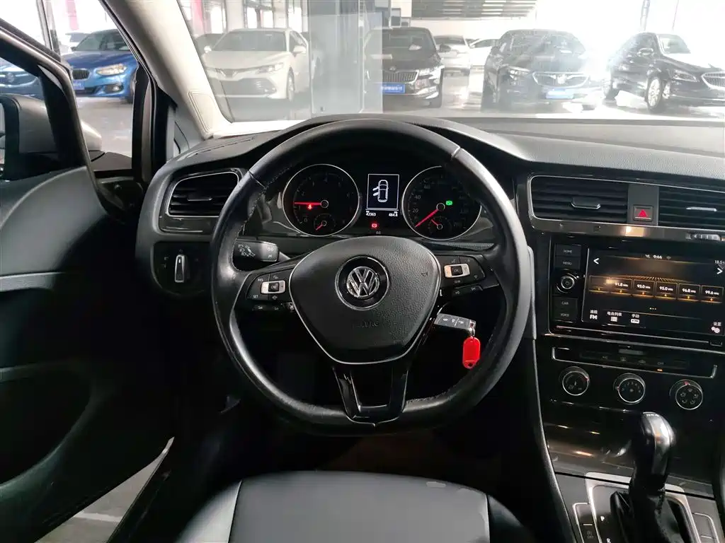 Golf 2019 200TSI DSG Comfort and Progress Edition National VI купить на сайте DeffCars