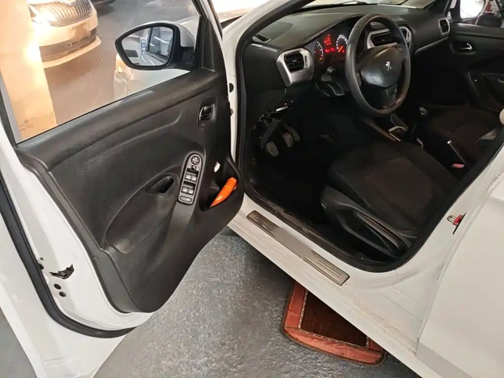 Peugeot 301 2016 1.6L manual comfort version купить на сайте DeffCars