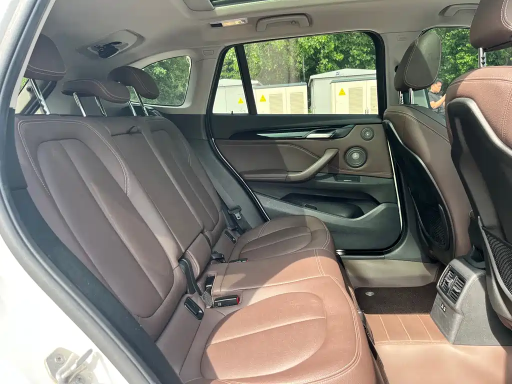 BMW X1 2020 sDrive25Li Leading Model купить на сайте DeffCars