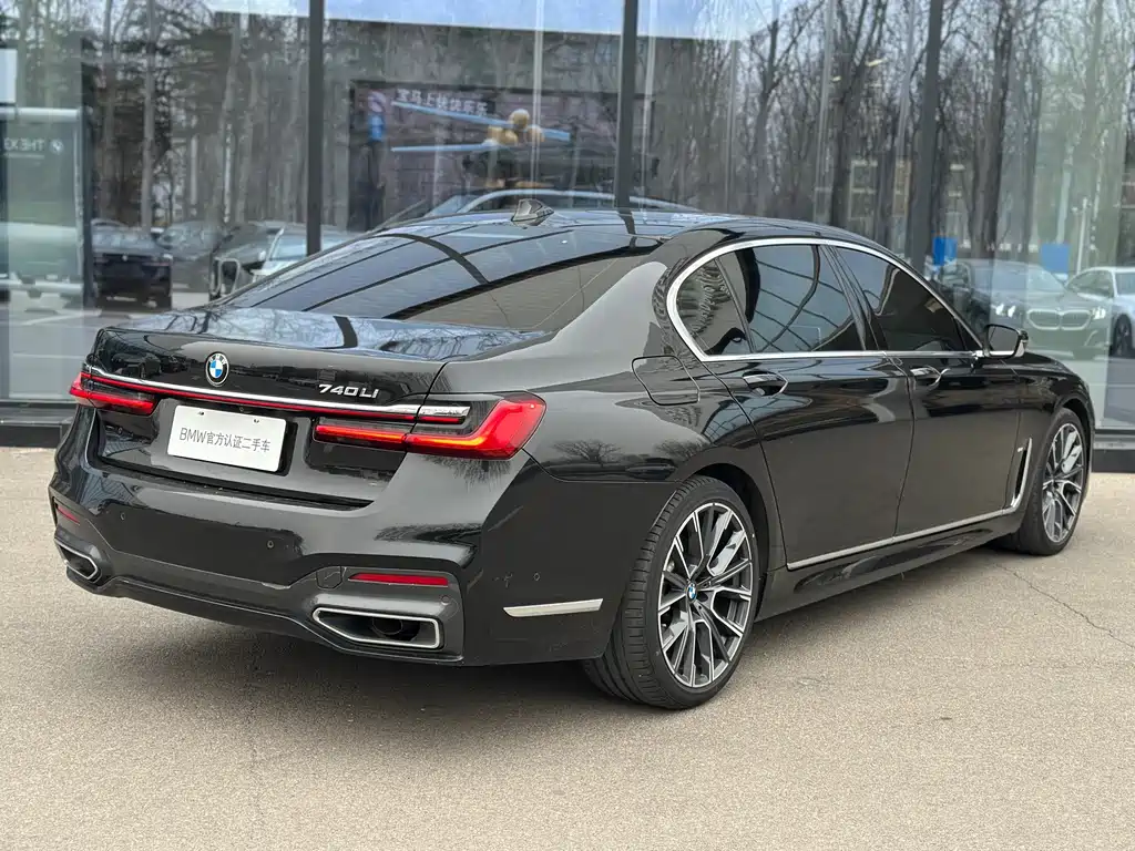 BMW 7 Series 2019 facelift 740Li leading M sports package купить на сайте DeffCars