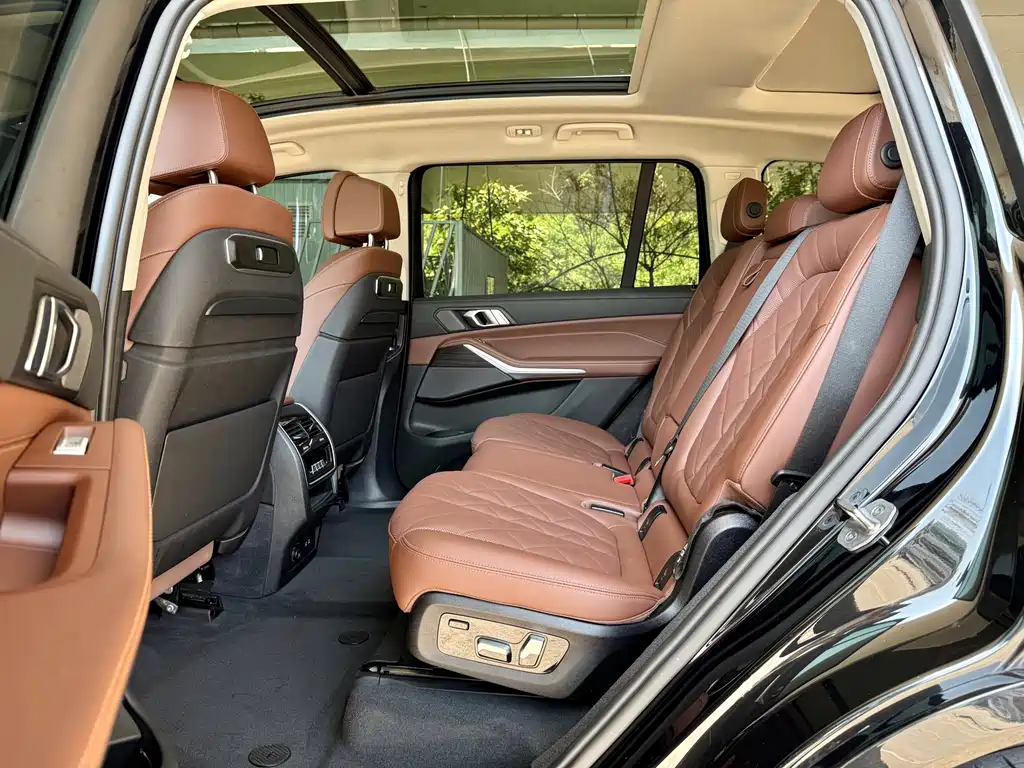 BMW X7 2023 xDrive40i Leading Luxury Package купить на сайте DeffCars