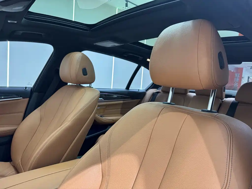 BMW 5 Series 2018 530Li Leading M Sports Package купить на сайте DeffCars