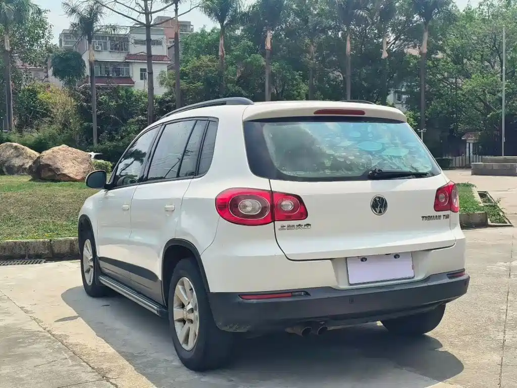 Tiguan 2010 1.8TSI automatic two-wheel drive urban version купить на сайте DeffCars