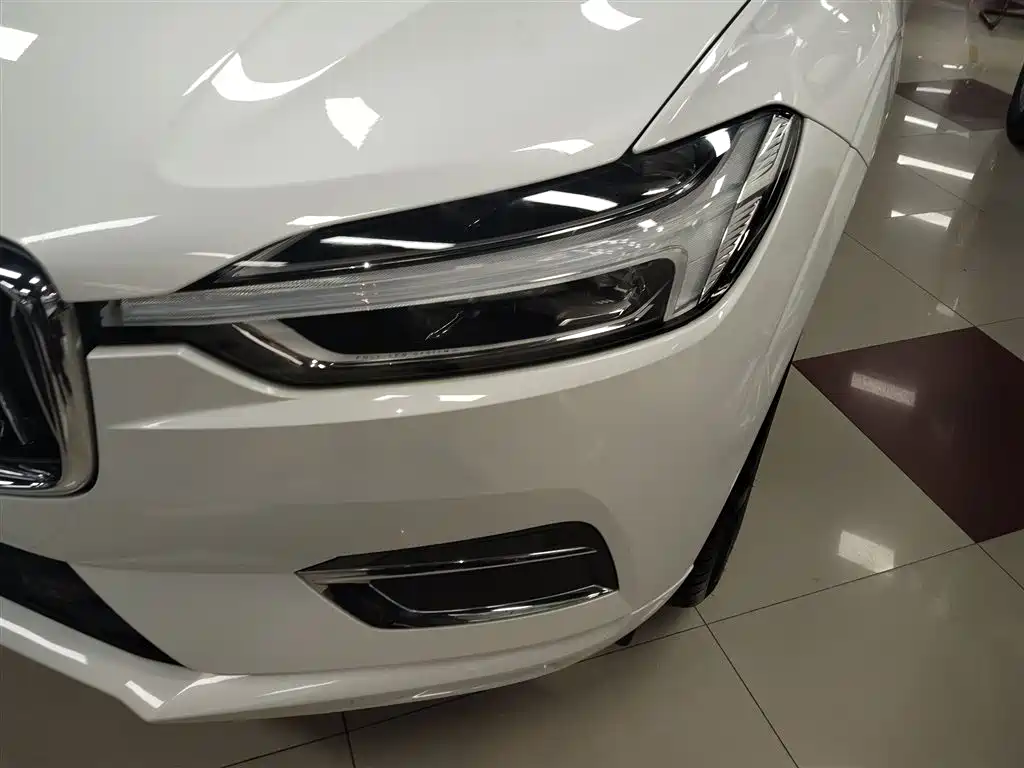 Volvo XC60 2021 T5 four-wheel drive Zhiyi Luxury Edition купить на сайте DeffCars