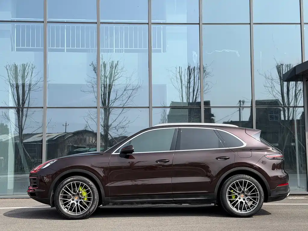 Cayenne New Energy 2019 Cayenne E-Hybrid 2.0T купить на сайте DeffCars