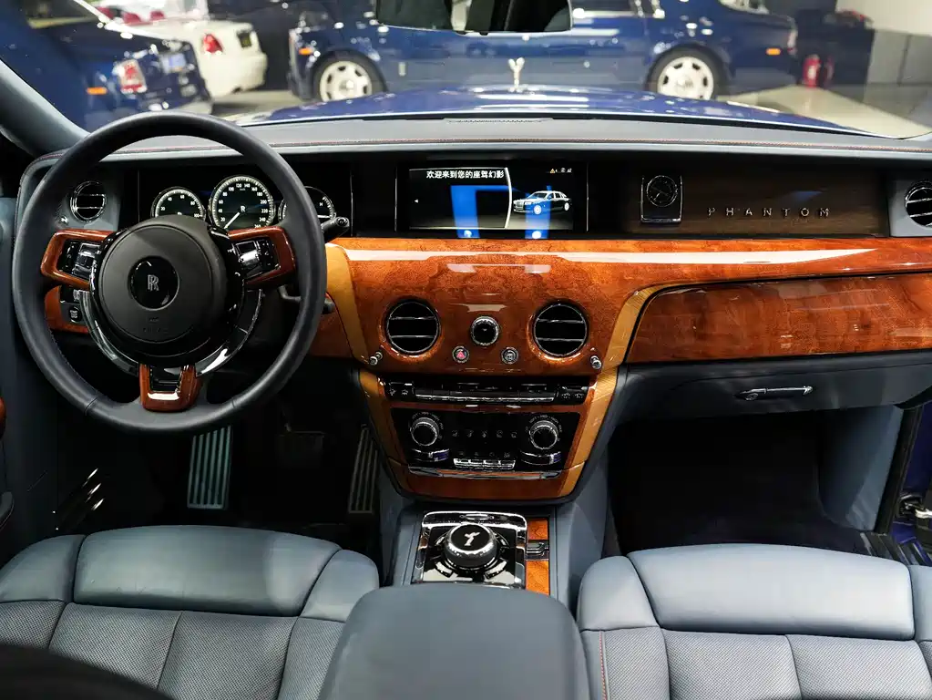 Phantom 2018 6.7T long wheelbase version купить на сайте DeffCars