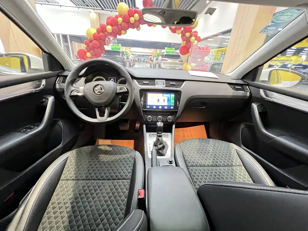 Octavia 2019 1.5L Automobile Deluxe Edition National VI купить на сайте DeffCars