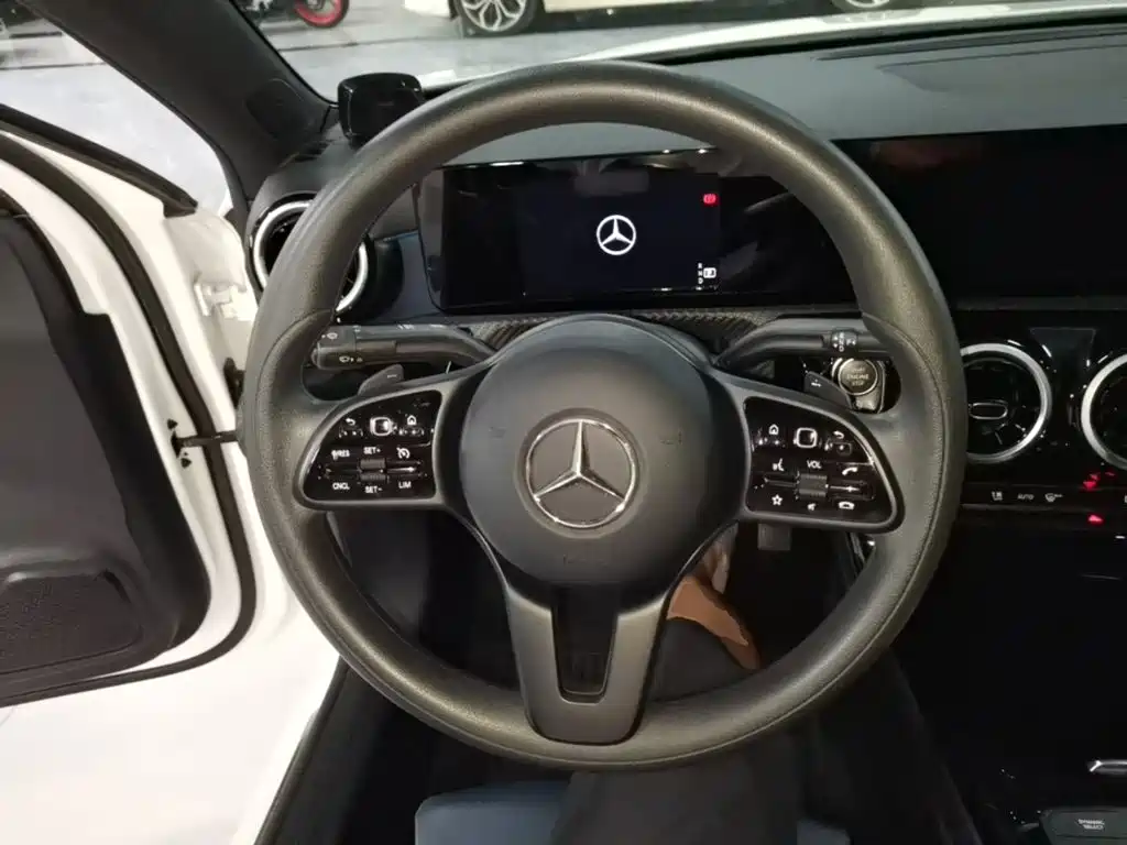 Mercedes-Benz A-Class 2020 facelift A 180 L купить на сайте DeffCars