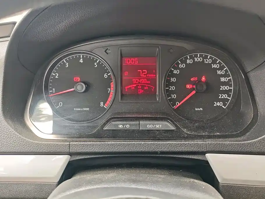Jetta 2015 Premium Edition 1.6L Manual Comfort Type купить на сайте DeffCars