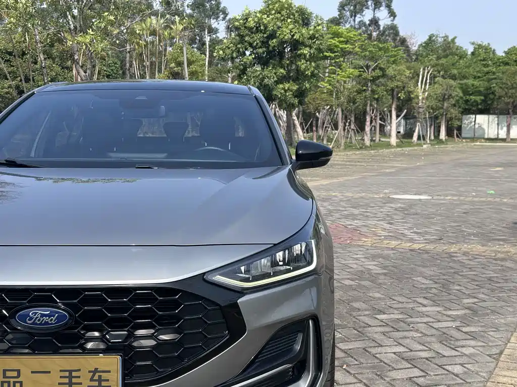 Focus 2022 Hatchback EcoBoost 180 Automatic ST Line купить на сайте DeffCars