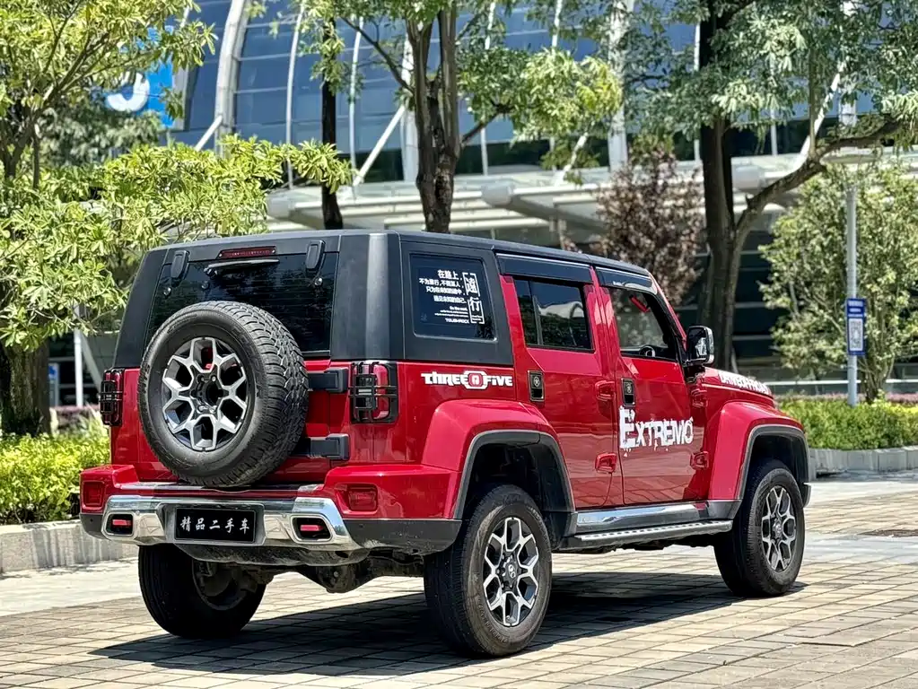 Beijing Off-Road BJ40 2018 PLUS 2.3T automatic four-wheel drive flagship version National V купить на сайте DeffCars