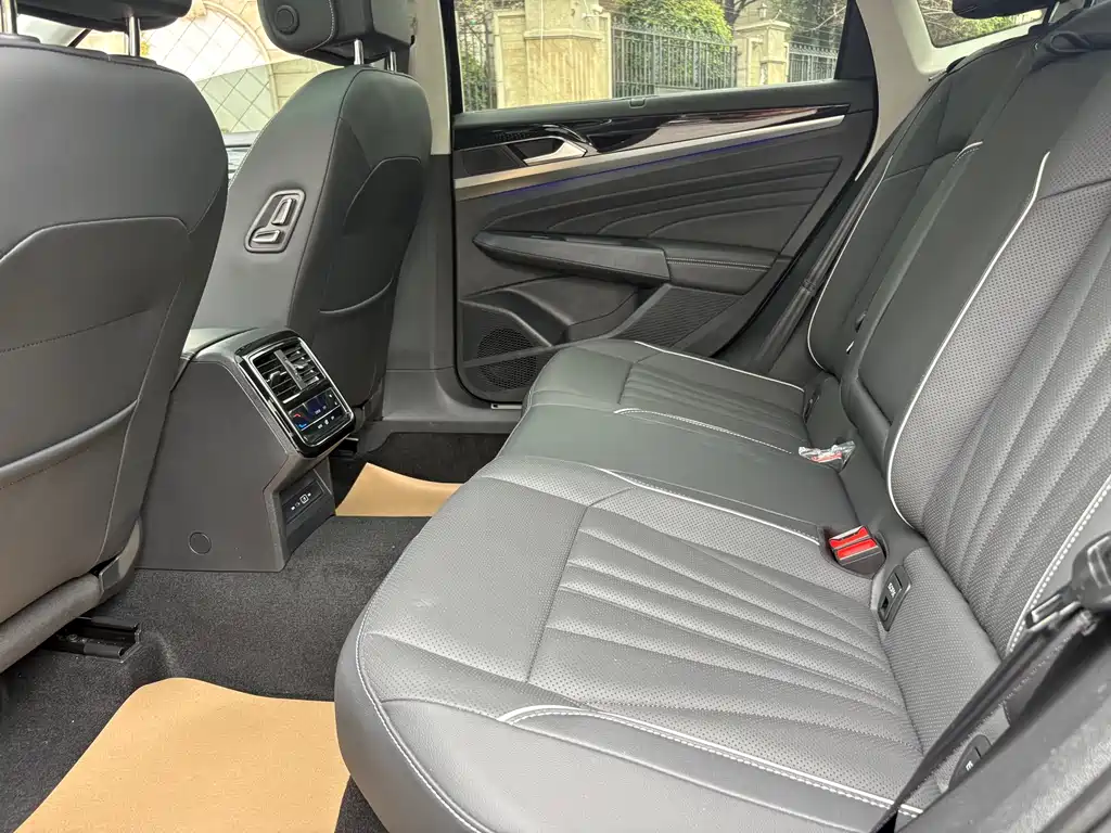 Passat 2024 380TSI Deluxe Edition купить на сайте DeffCars