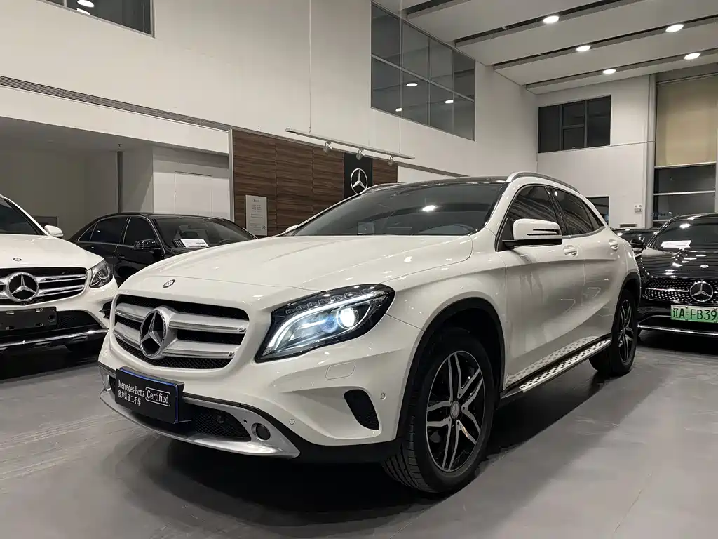Mercedes-Benz GLA 2016 GLA 220 4MATIC Fashion Model купить на сайте DeffCars