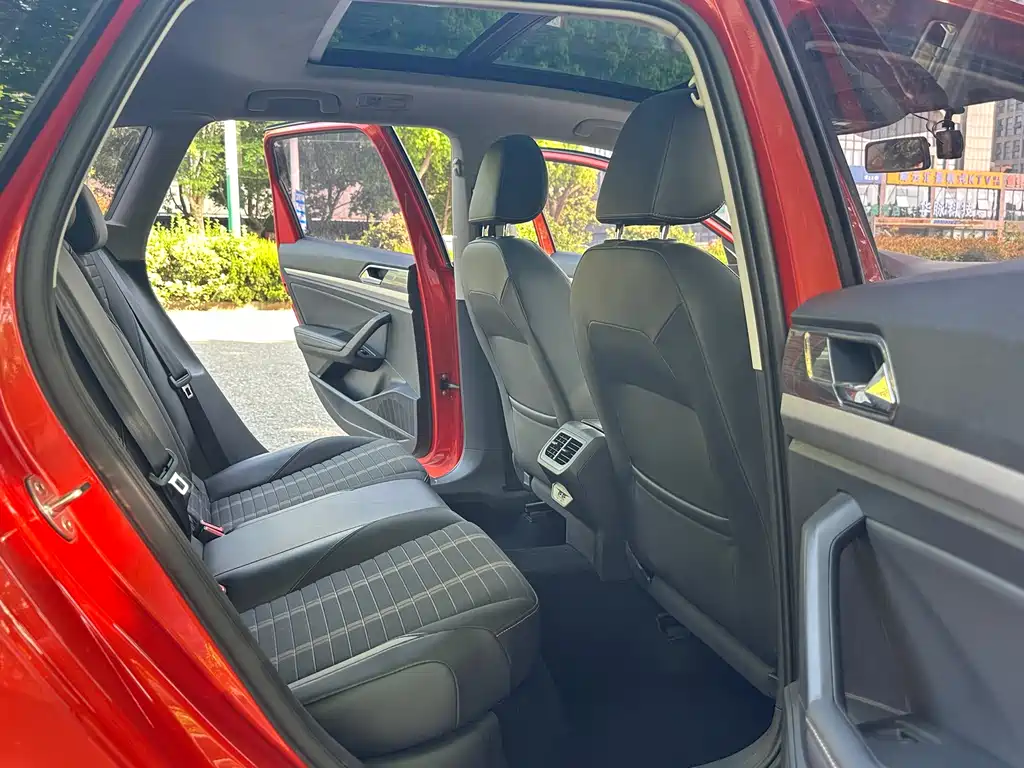 Lavida 2018 Hatchback 200TSI DSG Comfort Edition National V купить на сайте DeffCars