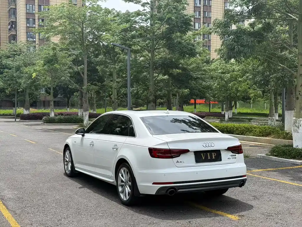 Audi A4L 2018款 30周年年型 40 TFSI 时尚型 купить на сайте DeffCars