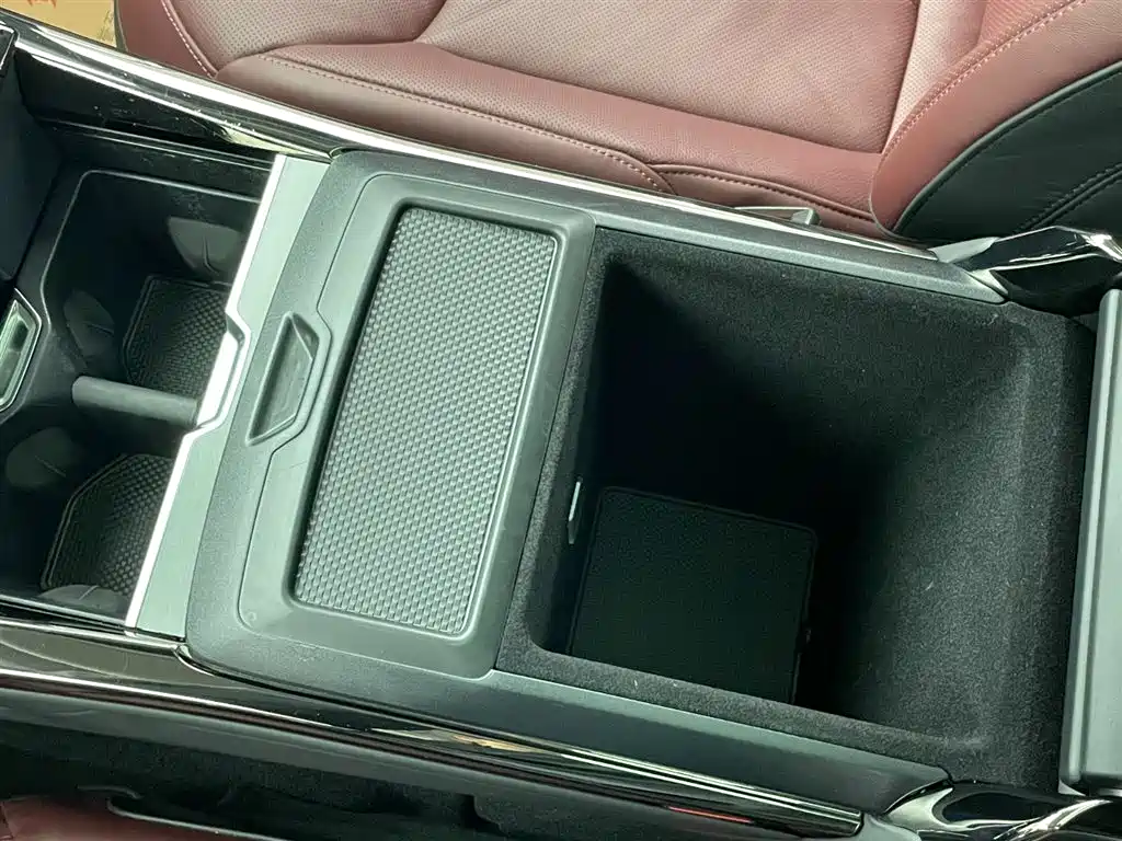 Range Rover Sport 2024 400PS Dynamic SE купить на сайте DeffCars