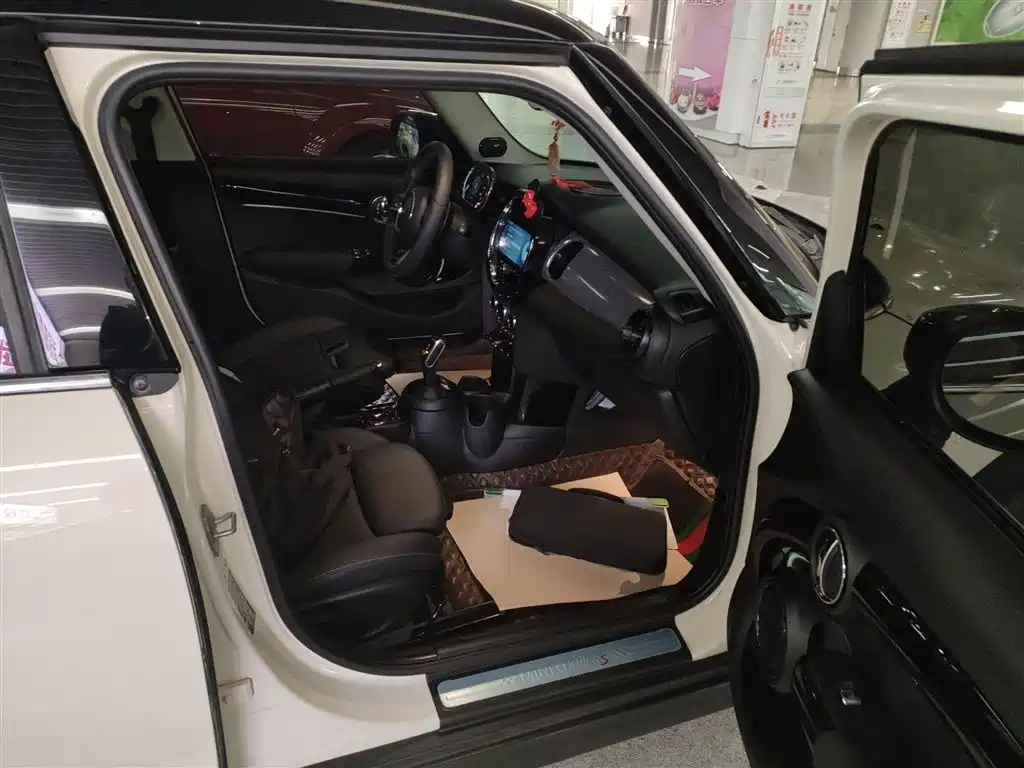 MINI 2022 2.0T COOPER S Classic Five-Door Edition купить на сайте DeffCars