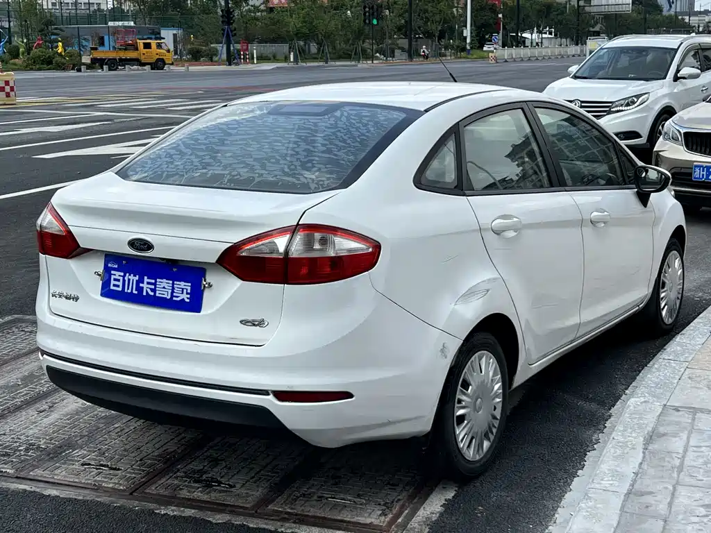 Fiesta 2013 sedan 1.5L manual style купить на сайте DeffCars