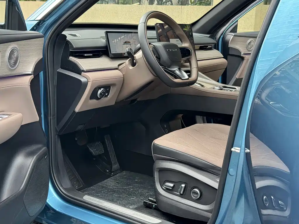 Tiggo 8 PLUS C-DM 2025 model 1.5T 116km premium type 5 seats купить на сайте DeffCars