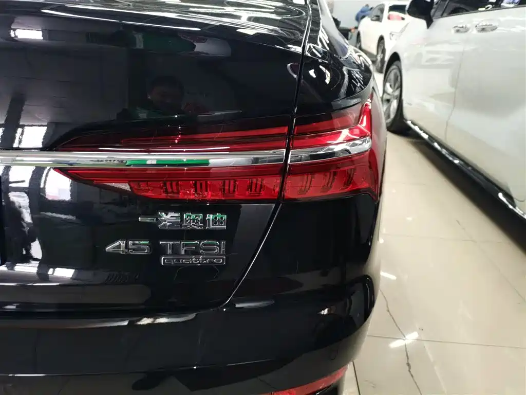 Audi A6L 2025 45 TFSI quattro premium dynamic model купить на сайте DeffCars