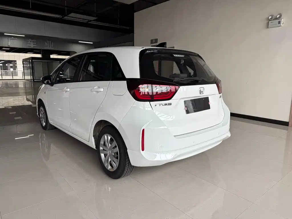 Fit 2021 1.5L CVT Fashion Edition купить на сайте DeffCars