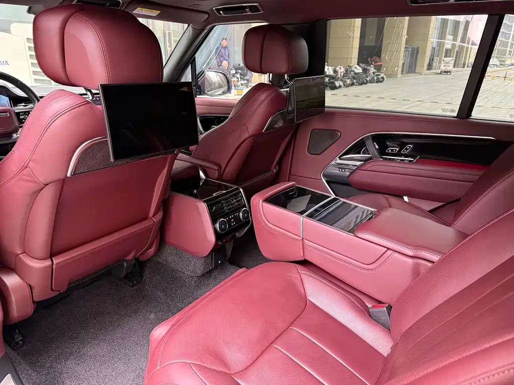 Range Rover 2023 3.0 L6 400PS Model Extended Edition купить на сайте DeffCars
