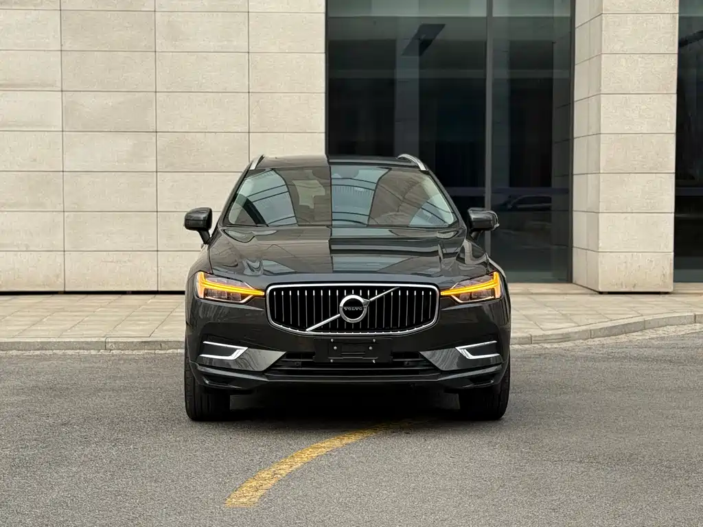 Volvo XC60 2020 T5 four-wheel drive Zhiyuan Deluxe Edition купить на сайте DeffCars