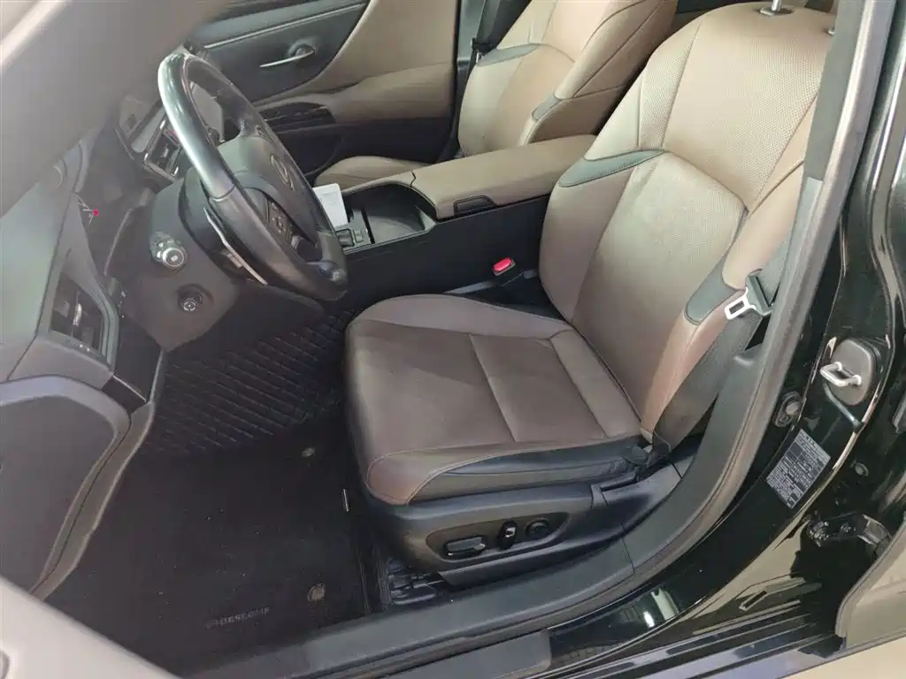 Lexus ES 2022 200 Excellence Edition купить на сайте DeffCars