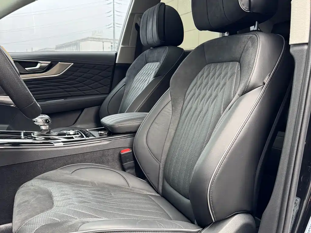 Hongqi HS5 2022 2.0T Zhilian Qixiang four-wheel drive version купить на сайте DeffCars