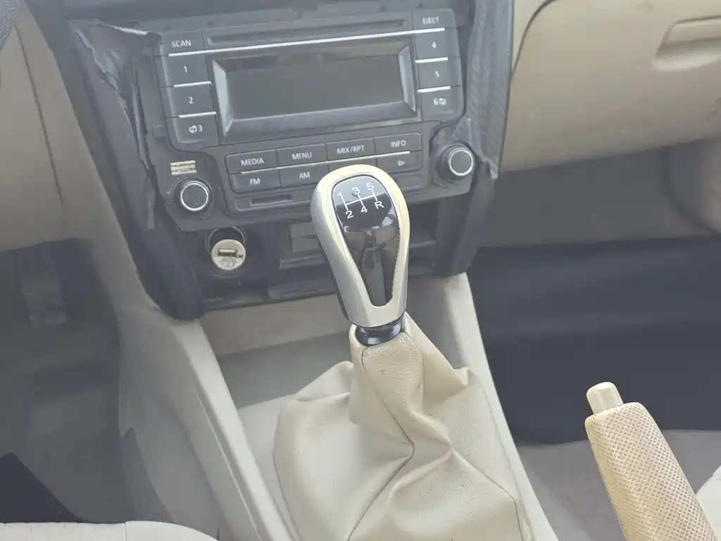 V3 Lingyue 2015 1.5L manual style version купить на сайте DeffCars