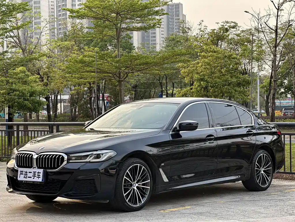 BMW 5 Series 2023 530Li Leading M Sports Package купить на сайте DeffCars