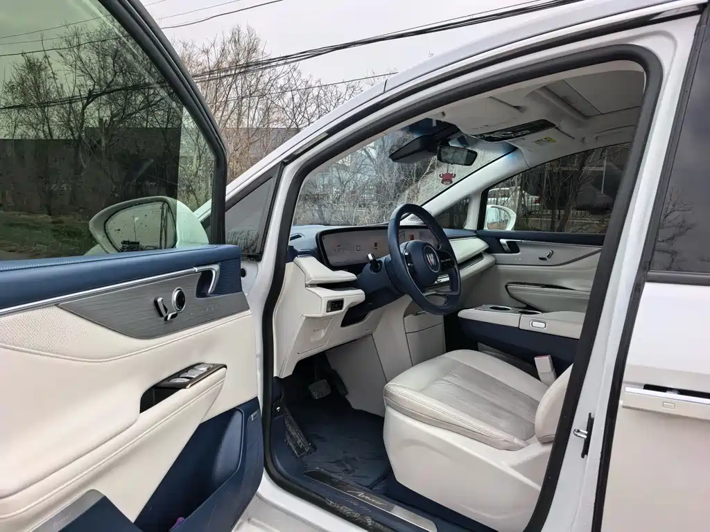 Buick GL8 New Energy 2024 Lu Zun Luxury Edition 6 seats купить на сайте DeffCars