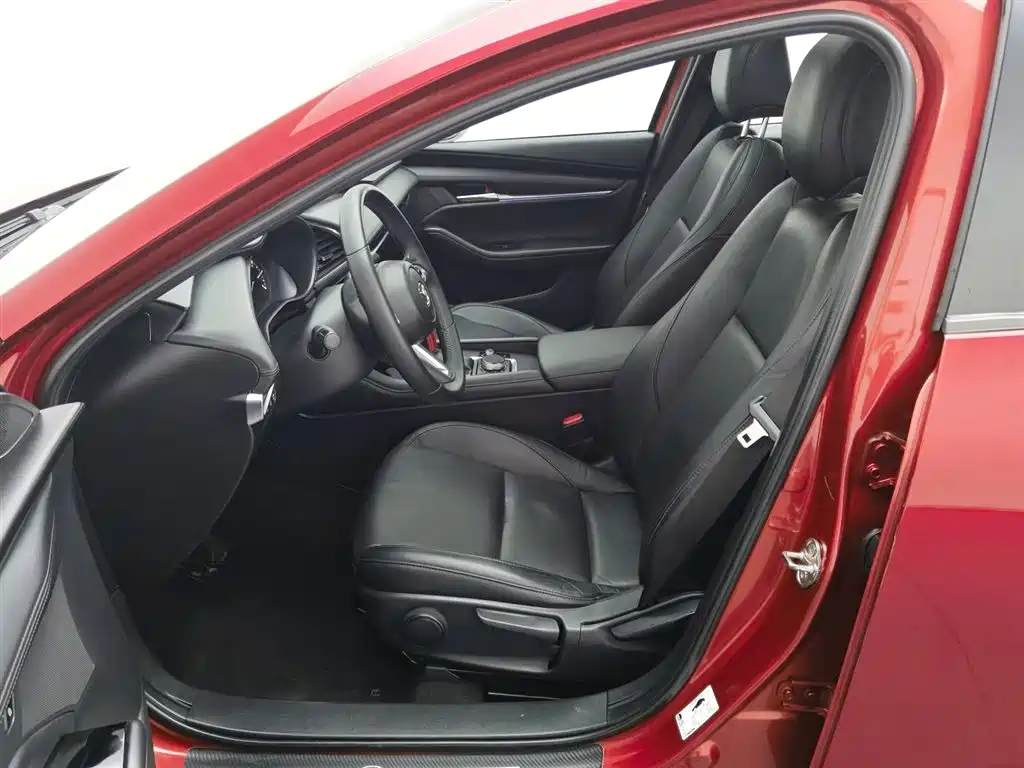 Mazda3 Angkesela 2020 2.0L Automatic Premium Edition купить на сайте DeffCars