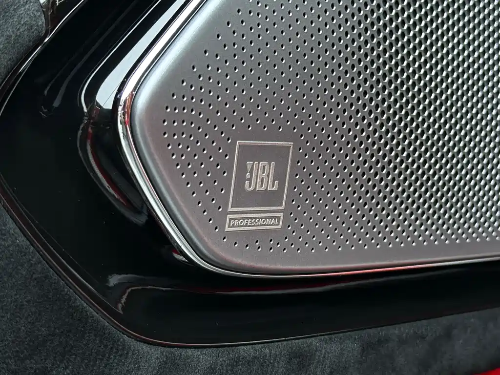 Roma 2020 3.9T V8 купить на сайте DeffCars