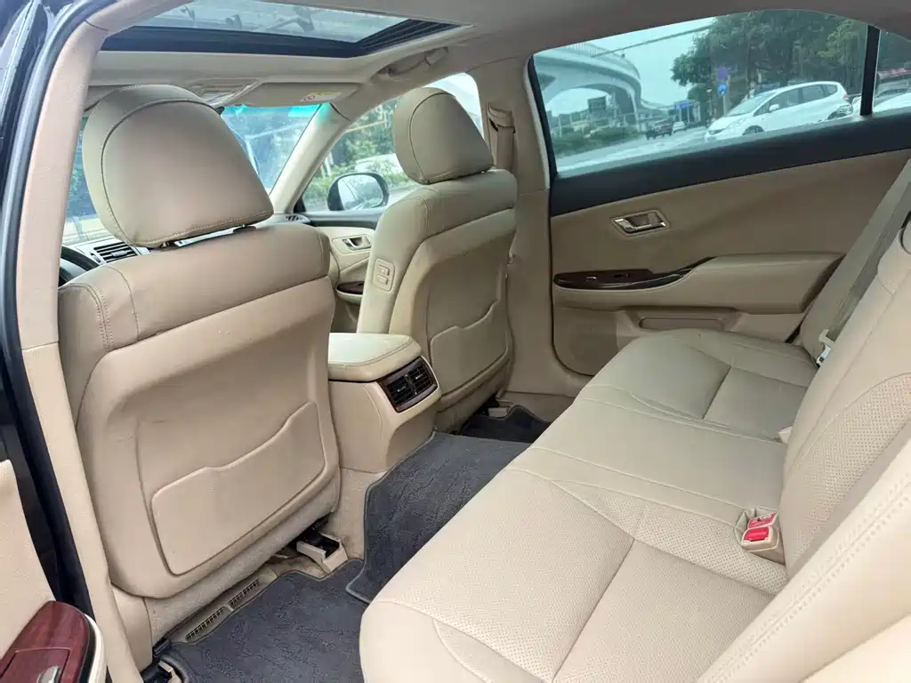 Crown 2010 2.5L Royal leather sunroof navigation version купить на сайте DeffCars