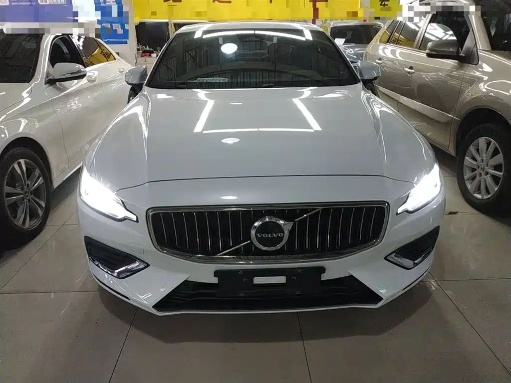 Volvo S60 2023 B4 Zhiyi Luxury Edition купить на сайте DeffCars