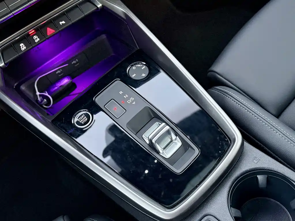 Audi A3 2024 Sportback 35 TFSI stylish and sporty купить на сайте DeffCars