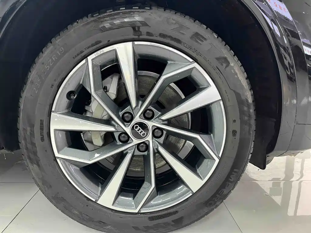 Audi Q5L 2023 40T luxury and dynamic model купить на сайте DeffCars