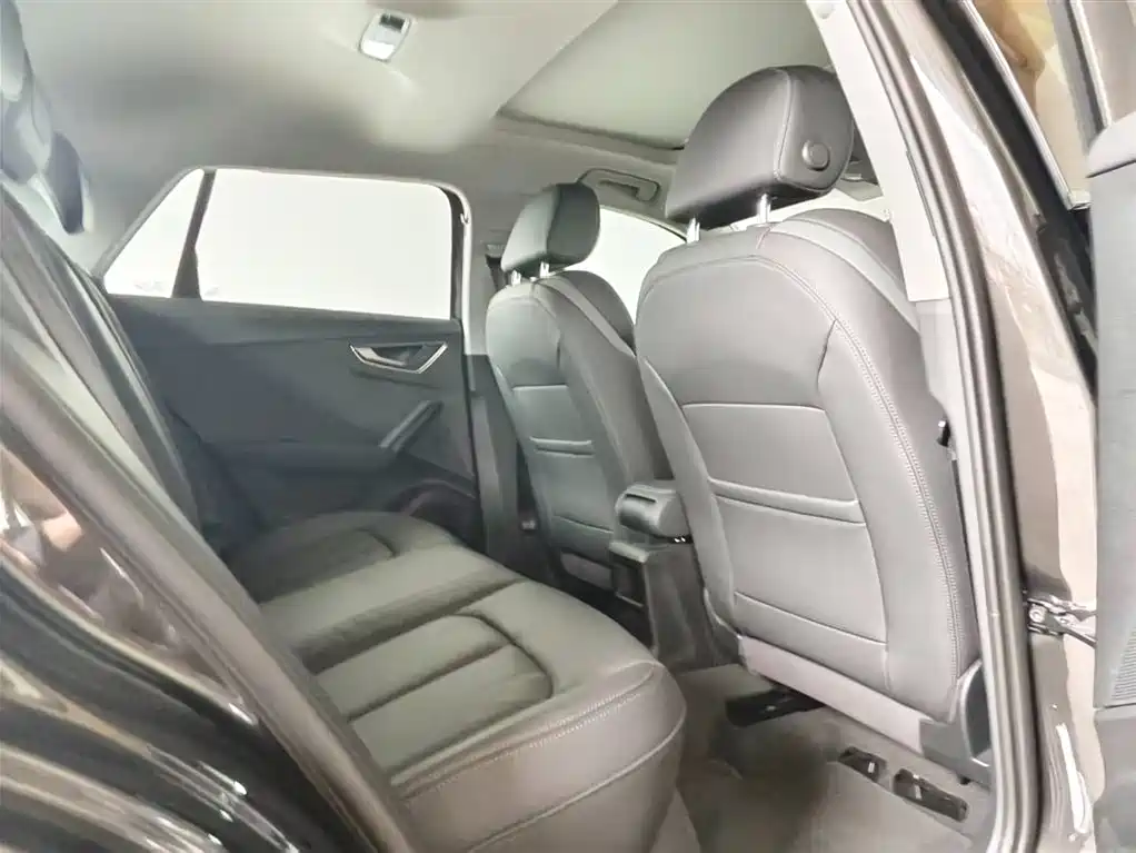 Audi Q2L 2024 35TFSI fashionable and dynamic купить на сайте DeffCars